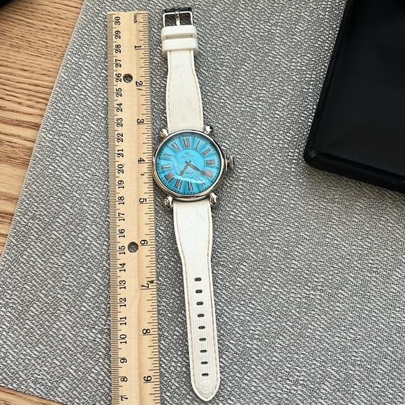 Glam Rock Vintage Glam White Silicone Band Watch - Picture 8 of 9